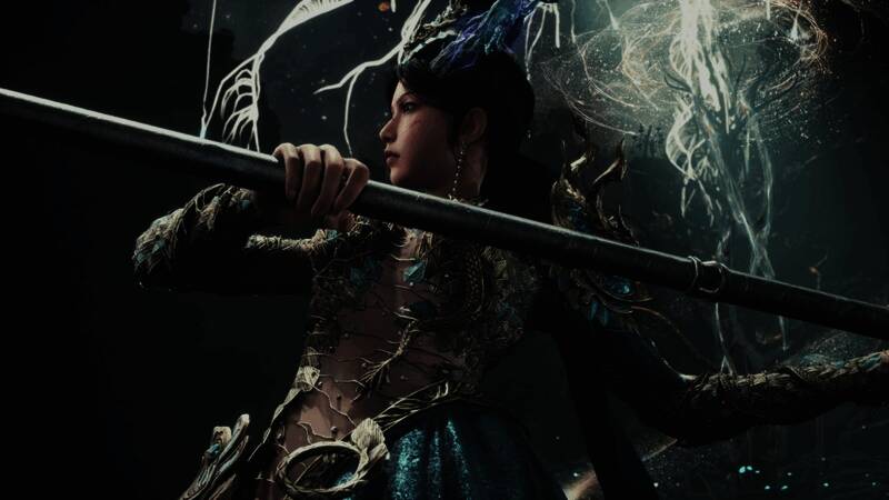 角色手持武器蓄力动作特写，光影效果逼真细腻