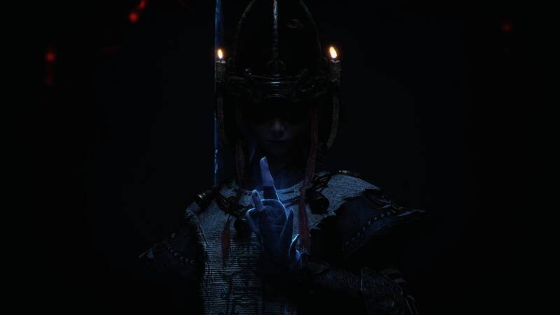 Boss完美新娘侧身站立画面，衣袂飘逸，氛围诡异