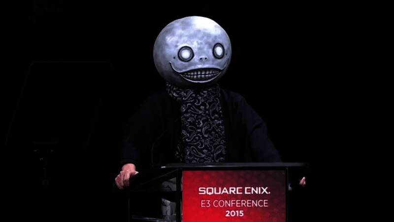 横尾太郎接受采访现场照片，背景为《Hundred Line》宣传图