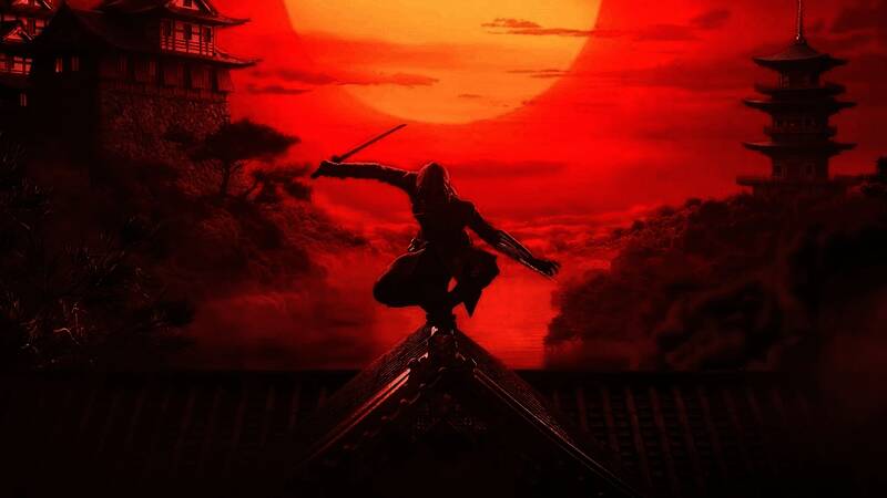 九旬老玩家手持游戏手柄面对镜头微笑，神情专注且精神状态极佳