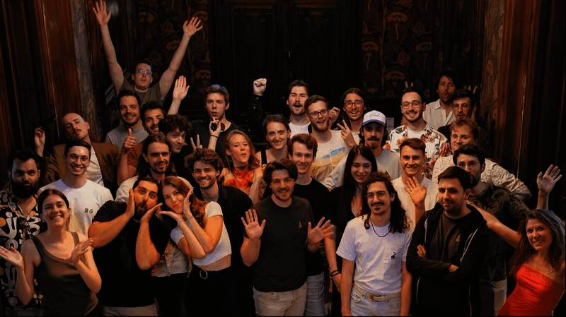 Metacritic评分页面截图，显示《光与影：33号远征队》高居榜首