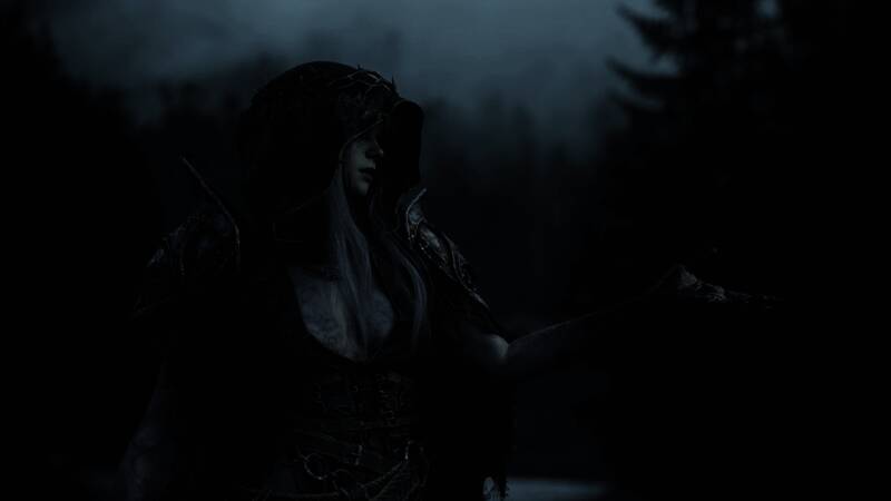 角色手持法杖，背景为幽暗森林，营造出神秘氛围