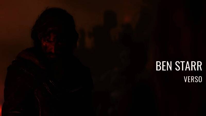 Ben Starr在录音棚内专注演唱，耳机佩戴整齐，神情投入