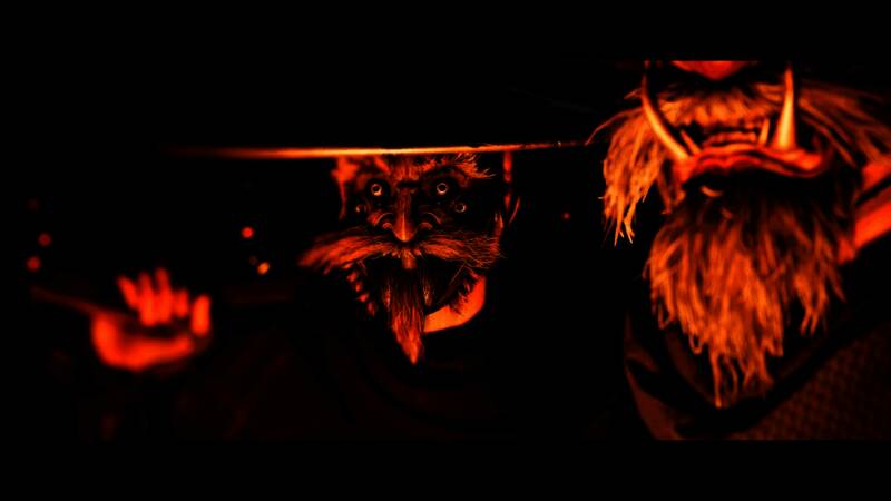 阿津站在高处俯瞰大地，身后是壮丽的自然风光