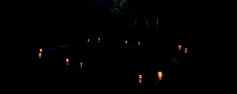 EA SPORTS FC 26游戏封面图展示，主角球员跃起头球，背景为炫酷光影球场特效