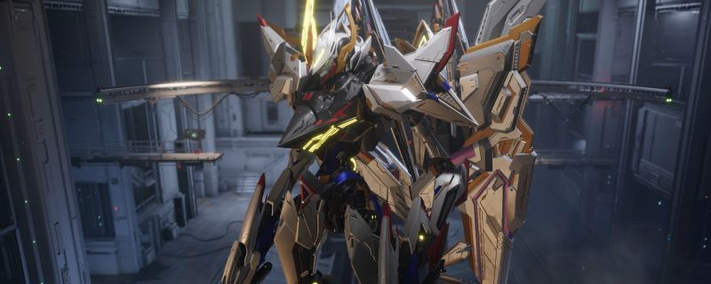 矛隼机甲全身展示图，红蓝金紫四色搭配极具视觉冲击力，肩部红色装甲醒目，腿部紫色装饰细节清晰，整体酷似强袭自由高达