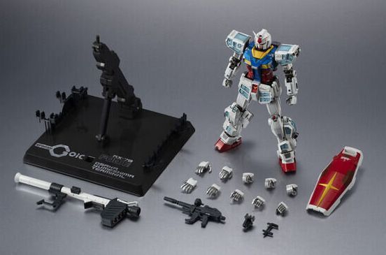 RX-78F00/E高达超合金钢普拉对比普通版差异说明图，突出新版装甲与配色变化