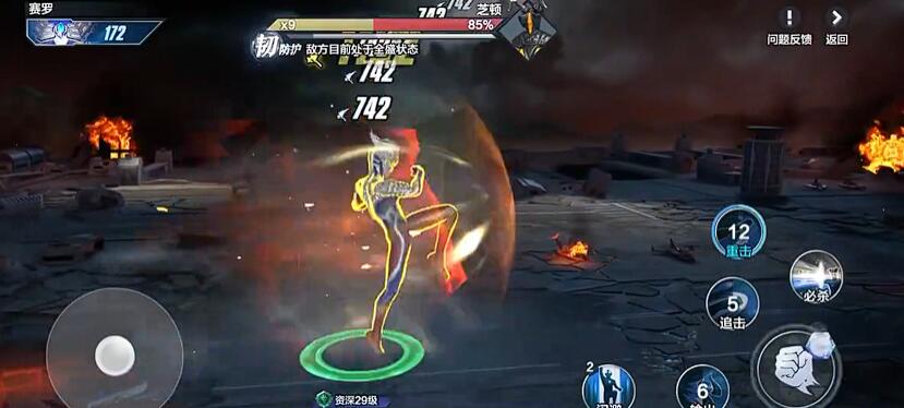 玩家在怪兽战场副本中自动战斗界面，赛罗与泰迦协同作战，屏幕右上角显示金币和强化石奖励