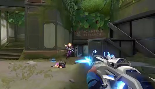 夜露全身被暗紫色能量包裹，逐渐淡出画面，仅留下一道残影轨迹