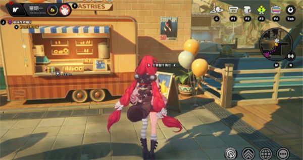 金黄蟹牛角包特写，外皮酥脆金黄，夹着鲜嫩蟹肉，令人垂涎欲滴