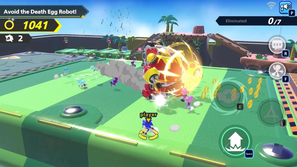 索尼克与塔尔斯并肩奔跑在充满未来感的赛道上，背景是巨大的齿轮与发光管道