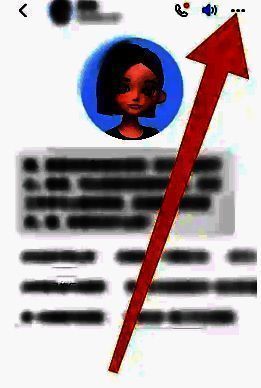 豆包对话界面右上角三个点图标被点击展开的截图