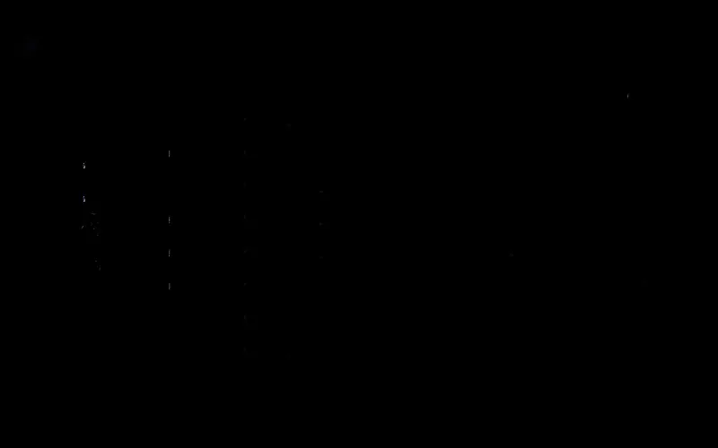 追踪者释放打桩机技能的瞬间，地面裂开，能量冲击波四散，倒地队友被拉起