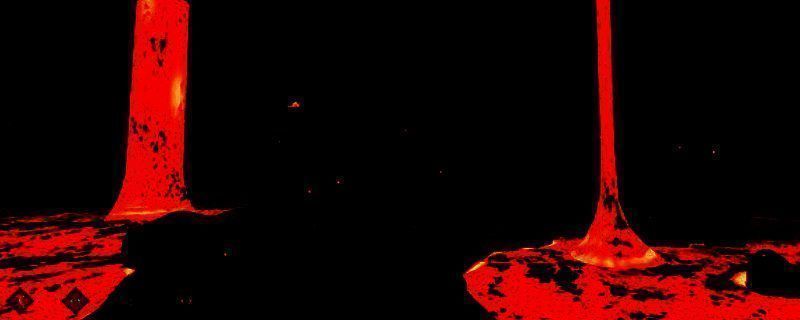 《迷宫：德古拉的巢穴》游戏主视觉图，画面中是一座阴森古老的城堡入口，四周弥漫着浓雾，蝙蝠在空中盘旋，营造出强烈的哥特式恐怖氛围