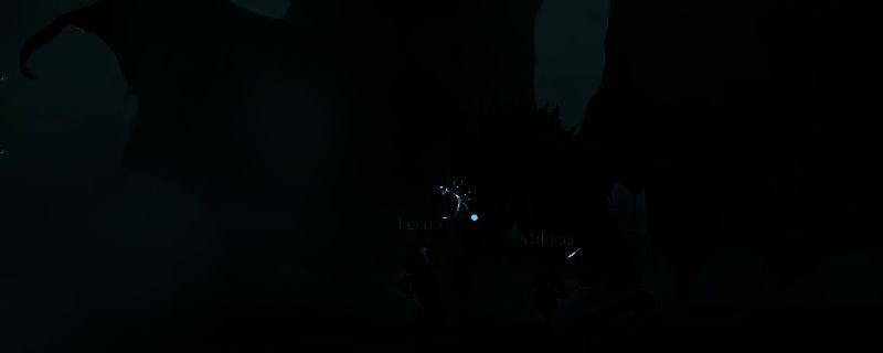 冰龙查理戈在冰雪废墟中展开双翼咆哮，口中凝聚寒冰能量，地面布满尖锐冰晶，天空飘落密集冰雹，营造出极寒战场的压迫氛围