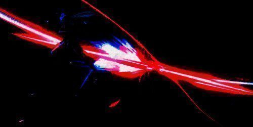 飞霄释放终结技瞬间，长枪贯穿敌人，画面充满雷电特效与冲击波