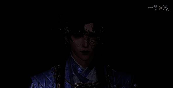 角色佩戴‘万古贞’面挂，金蝶居中，珍珠点缀眉心，两侧金链垂落，华贵非凡