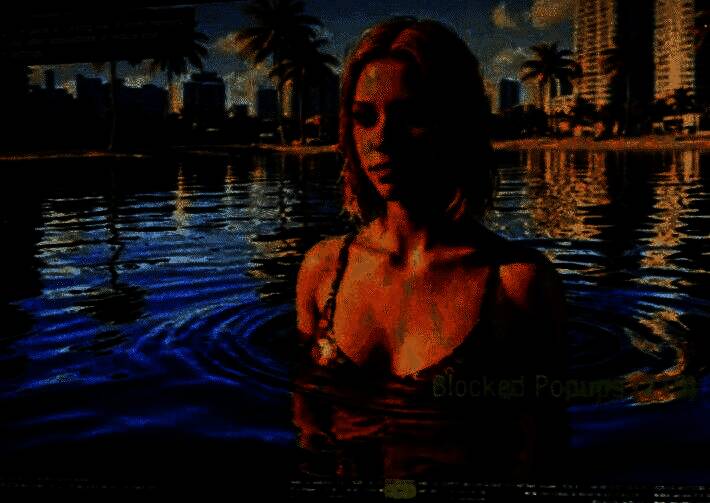 主角驾车疾驰在高速公路上，背景为夕阳下的城市天际线，画面极具电影感