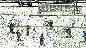 皮耶罗在边路使用马赛回旋过掉防守球员，动作潇洒流畅