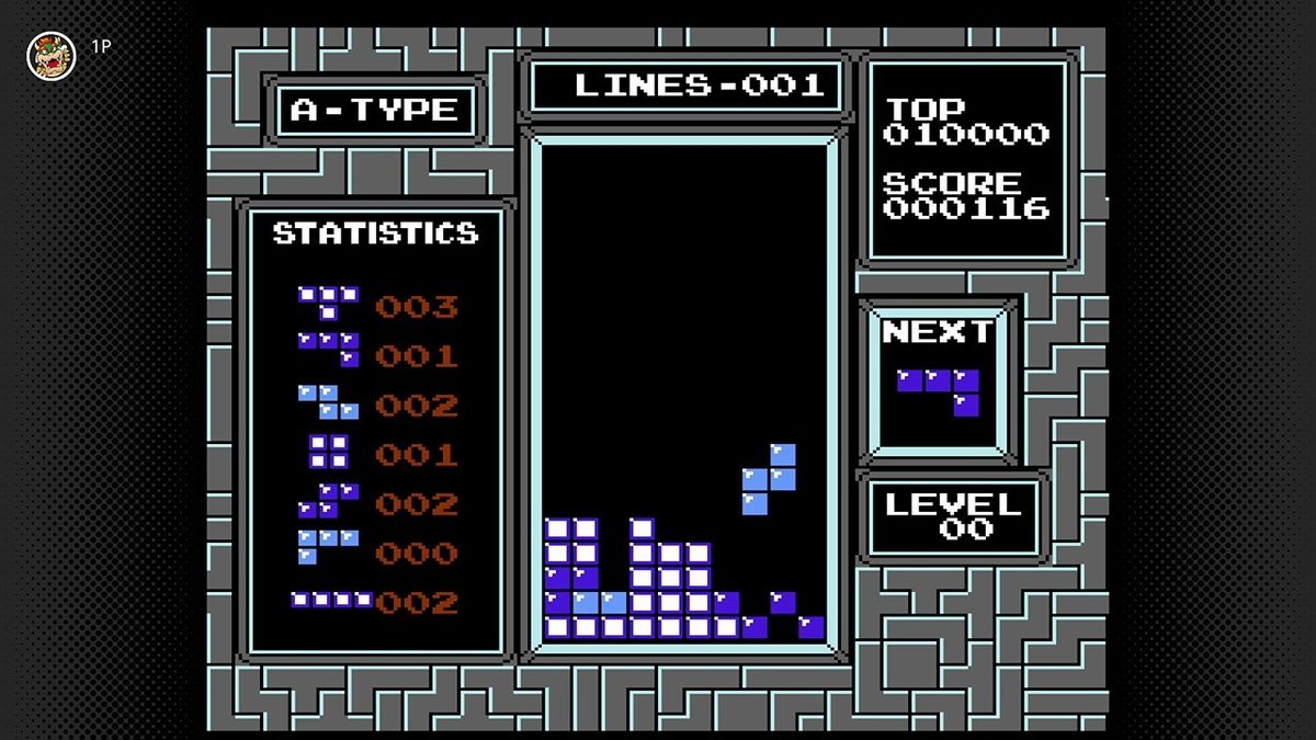 历史资料图展示NES版《俄罗斯方块》游戏卡带与经典开机画面，绿色界面与简洁字体极具年代感