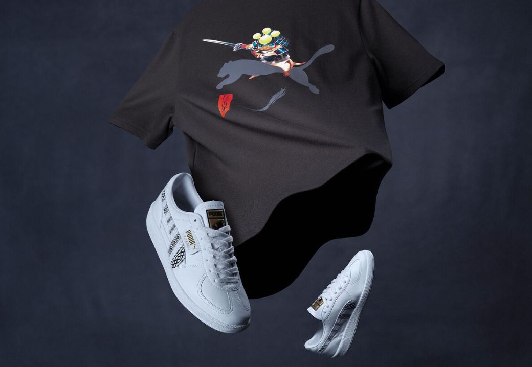 《怪物猎人》20周年联名PUMA板鞋整体展示，白色鞋身搭配游戏标志性图腾与配色细节