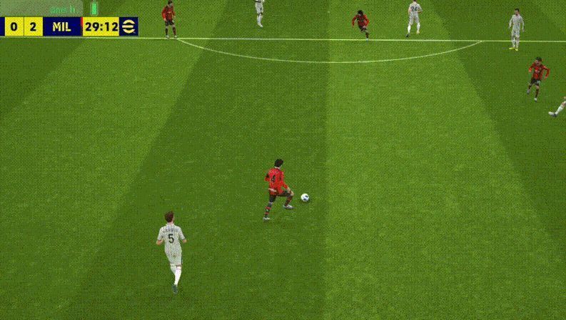 阿尔贝蒂尼使用精准长传转移球权，打破对方防线布局