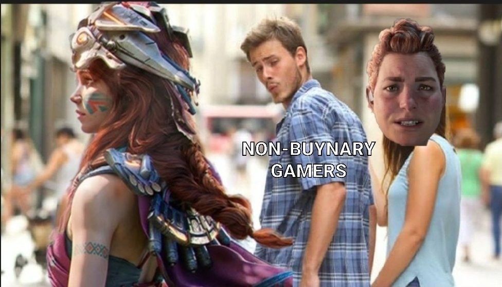 网友恶搞梗图，标题为‘审美东西对决’，引发广泛转发