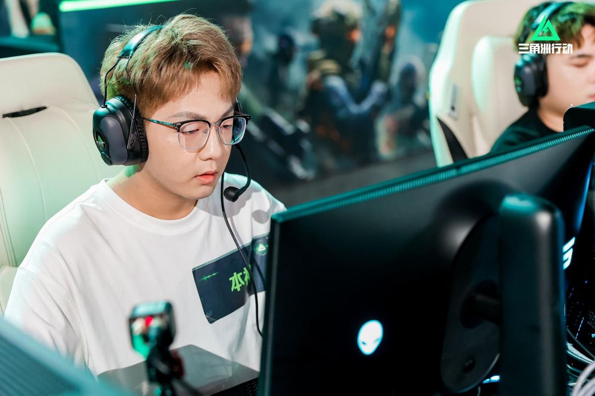 本神在撤离点最后一刻开枪击倒敌人，倒计时数字闪烁红色