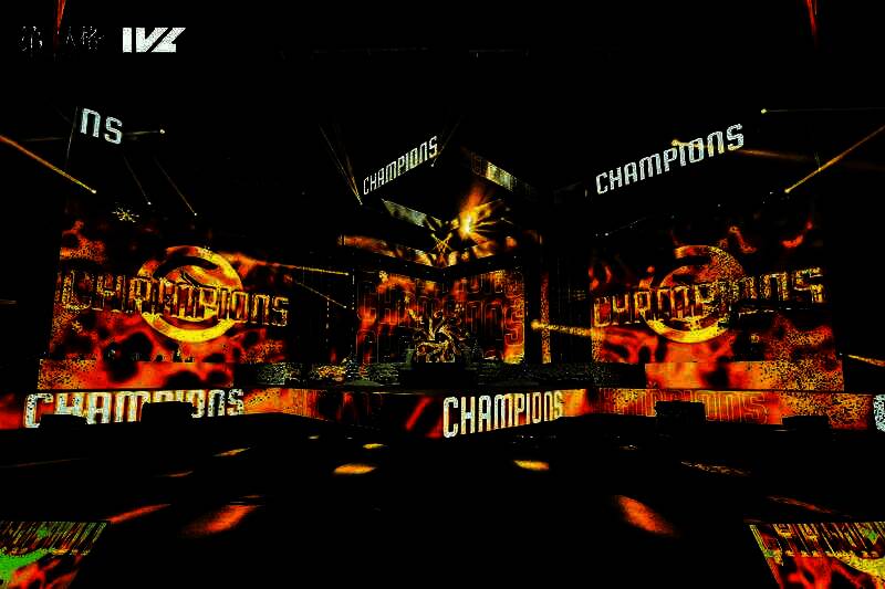 GG_xawm站在领奖台上接受FMVP奖杯，眼中含泪，背景是漫天金雨与欢呼的粉丝