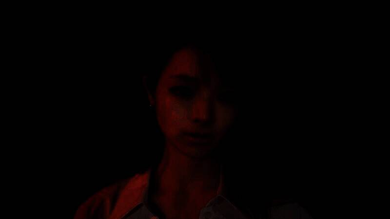 女主角之一身穿战术装备站在废墟中，眼神坚定望向远方