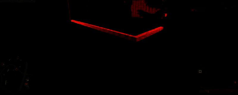 《合同村》游戏主界面展示，画面中是一座宁静的港口小镇，远处有山丘与树林，近处是待翻新的房屋和工具箱