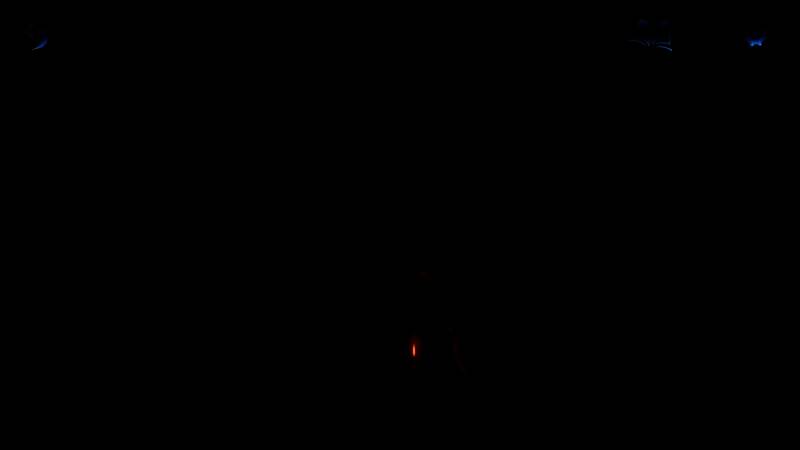 阴乐工坊界面，玩家需根据节奏点击符咒，背景为古老乐谱与乐器