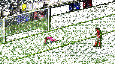 C罗在禁区内接应传中，冷静停球后迅速射门，动作流畅一气呵成