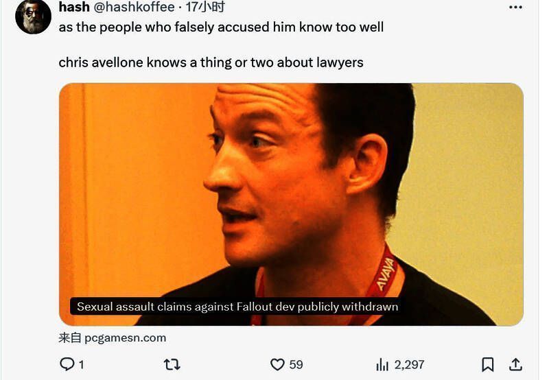 Chris Avellone个人肖像照，神情严肃，背景为游戏开发工作室环境