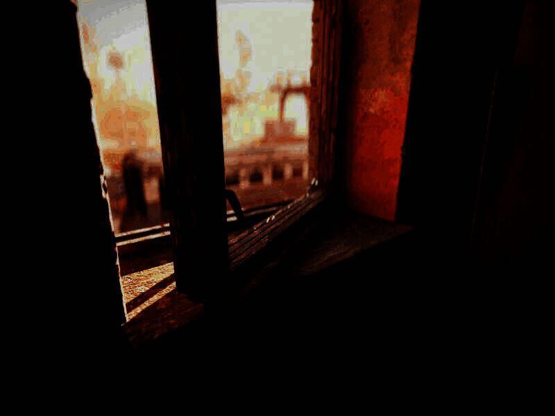 日出时分的开阔地带，晨雾弥漫，远处的地平线隐约可见废弃的核电站