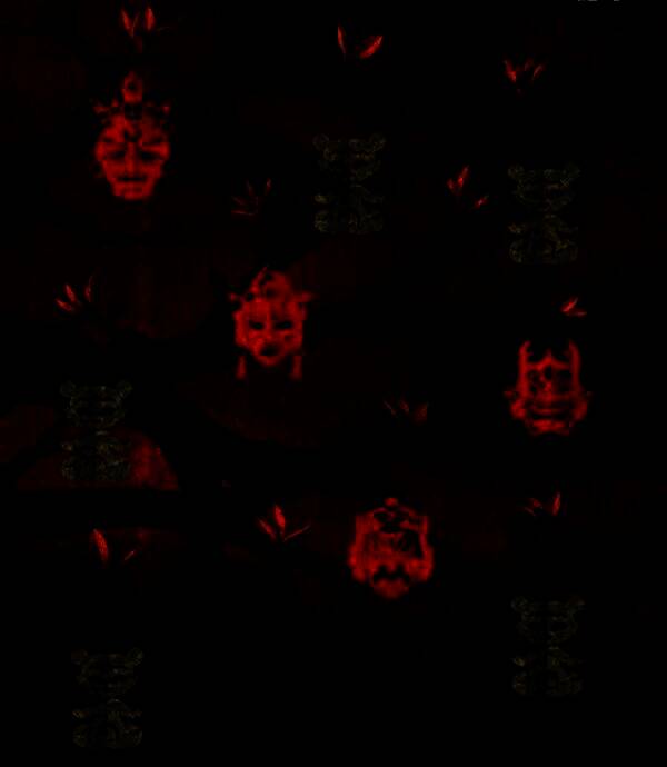 完成解谜后，木娃娃从机关中浮现