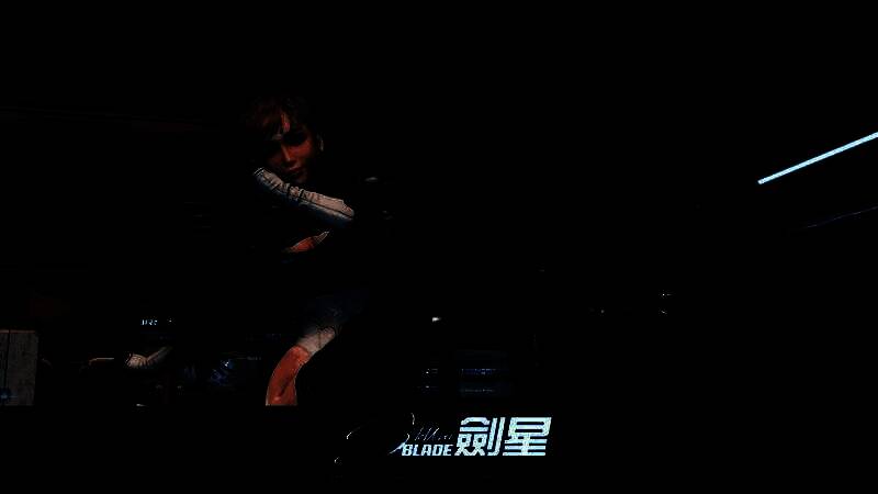 女主角侧身站立于废墟之上，光影勾勒出完美轮廓