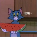 中国奥运健儿在领奖台上高举奖牌，国旗飘扬，现场气氛热烈