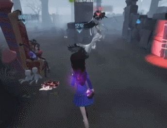 动画展示空军使用膝跳反射加速翻窗，成功摆脱监管者追击