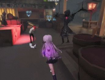 空军在板区连续翻窗牵制监管者，最终成功转点脱离