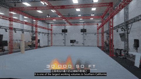 《Last Sentinel》角色在城市废墟中潜行，光影交错，氛围压抑而神秘