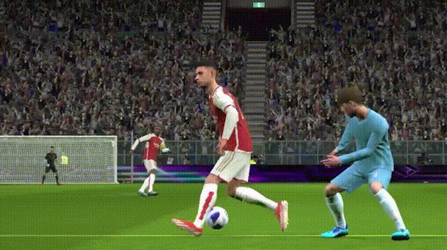 远距离弧线球射门，门将扑救不及，只能目送皮球入网