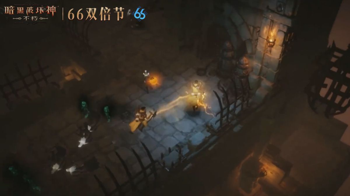 角色释放技能时身后浮现分身，两人同时施放大招，画面充满能量光效，展现双倍输出的震撼场面