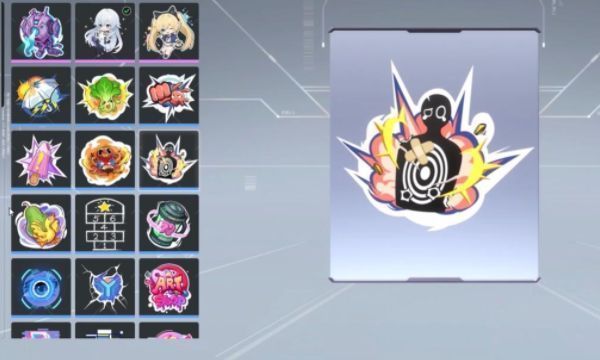 游戏商城表情包专区界面，展示多个可购买的表情包商品，附带动态预览效果