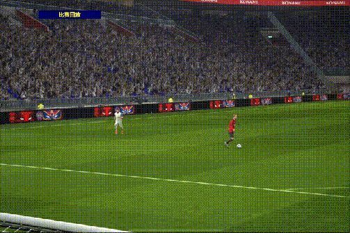 安布罗西尼在中场接球后迅速低平传球穿透防线，队友前插形成单刀