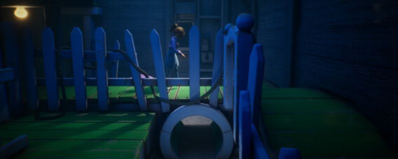 《熊视眈眈》游戏主界面展示，昏暗森林场景中一只巨大黑熊轮廓隐现，氛围压抑恐怖