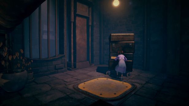 书房内景，书架倾倒，墙上挂着破碎相框，地上散落日记残页，烛光摇曳