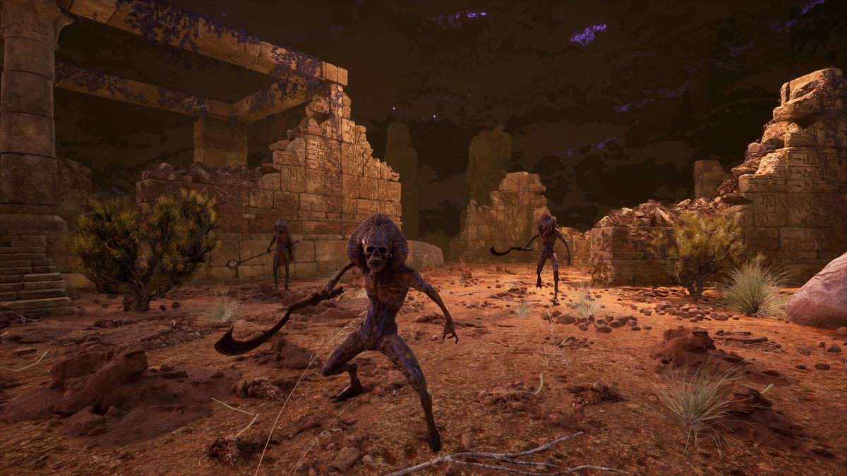 玩家角色在昏暗洞穴中与多名怪物激烈交战，技能特效绚丽，战斗节奏紧张