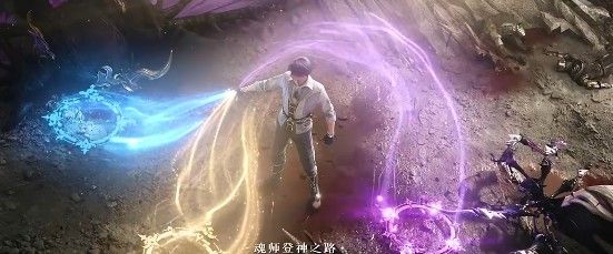 三位魂师在冰雪战场上联手控场，冰凤凰释放寒冰技能将敌人冻结，柔骨兔跃起准备突袭，画面充满战术协作感