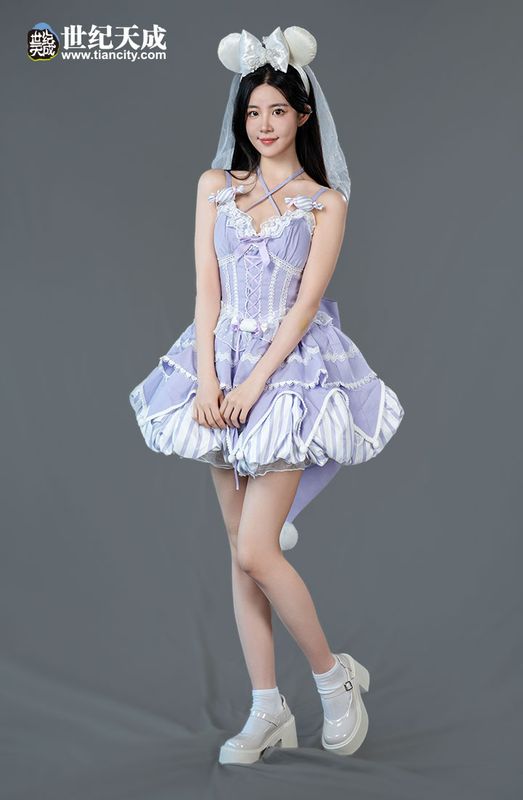 TC Girl演绎《黑色信标》剧情片段，情感投入，动作流畅